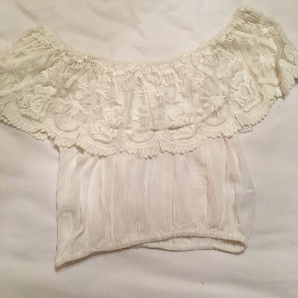 FOREVER 21 Off the shoulder crop top!